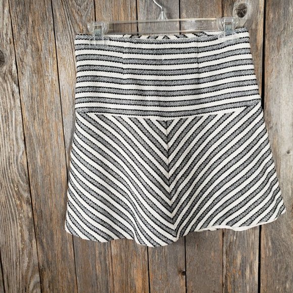 Loft XS Women's Gray Cream Black Striped Flippy Swing Mini Skirt - Picture 4 of 6